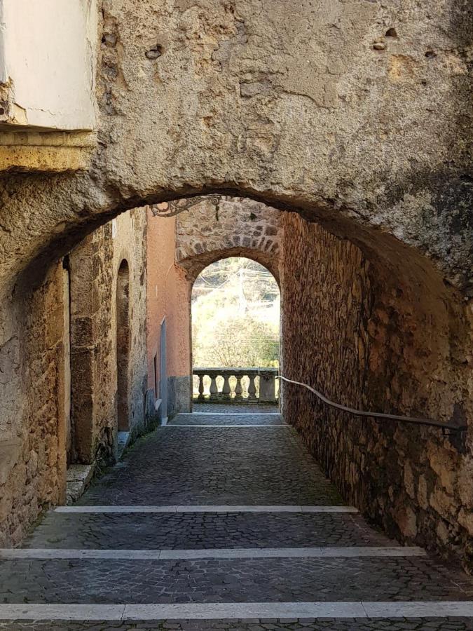 Maison Dina Collepardo Esterno foto