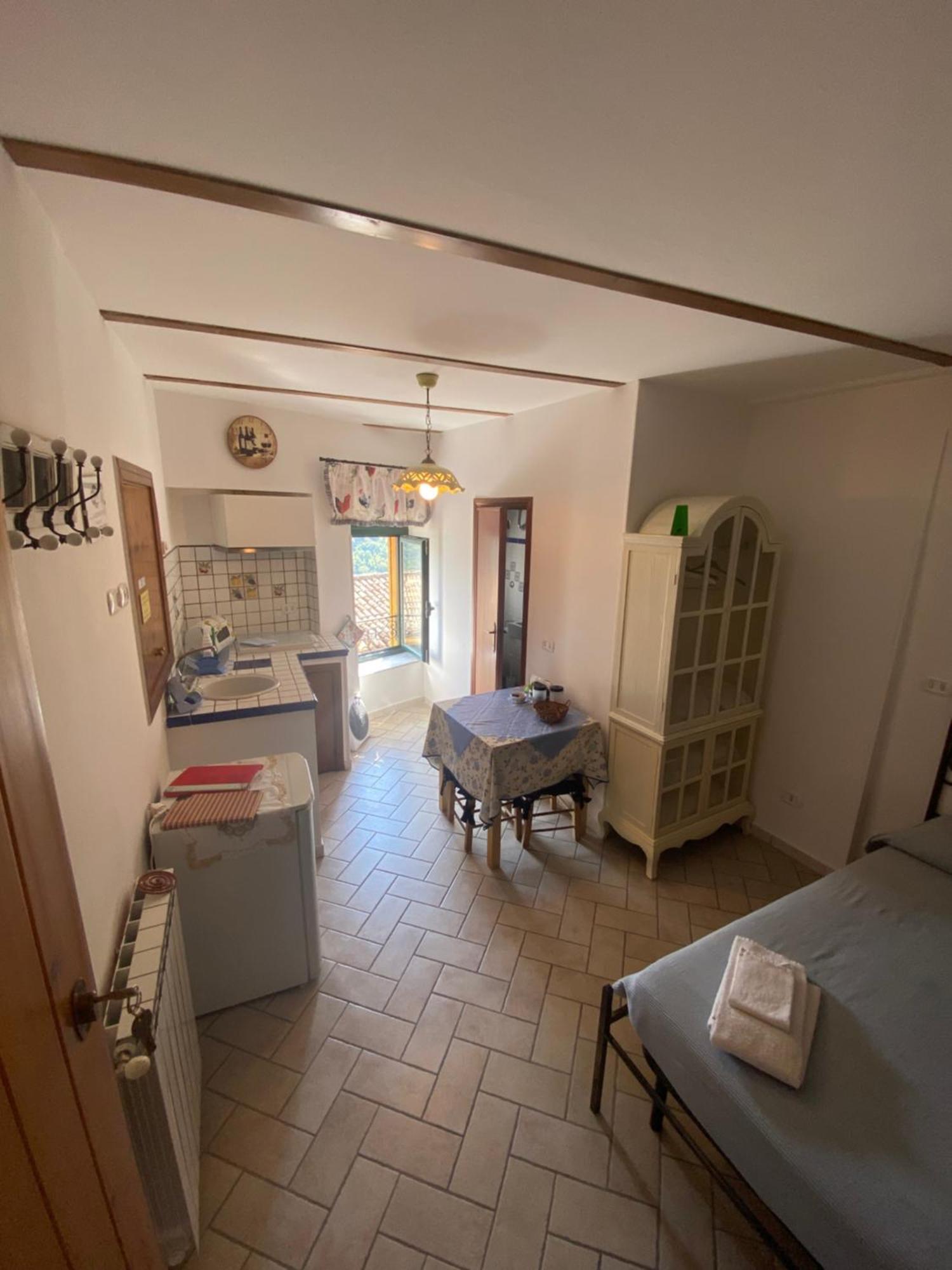 Maison Dina Collepardo Esterno foto